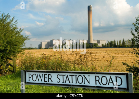 E.on, centrale au mazout, réservoirs de gaz naturel liquéfié à grain, chemin Power Station, île de grain Kent.ROYAUME-UNI 2011 2010 HOMER SYKES Banque D'Images