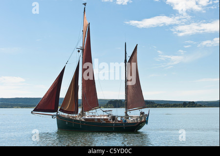 Voilier dans le port de Poole Dorset Banque D'Images
