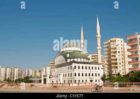 Mersin Turquie mosquée Architecture moderne Nouvelle ville turque de la ville Banque D'Images