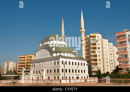 Mersin Turquie mosquée Architecture moderne Nouvelle ville turque de la ville Banque D'Images