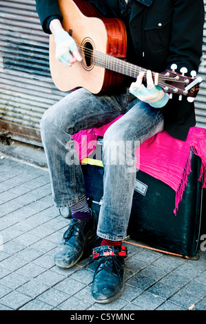 Detail shot de musiciens de rue scène de rue Istiklal, Istanbul Banque D'Images