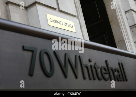 Les indications pour le Bureau du Cabinet à 70 Whitehall à Londres Banque D'Images