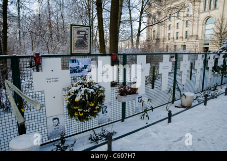 Monument à la mémoire des victimes d'une tentative d'évasion est de Berlin, et tués par des gardes-frontière est-allemands, l'Ebert Strasse, Berlin, Allemagne Banque D'Images