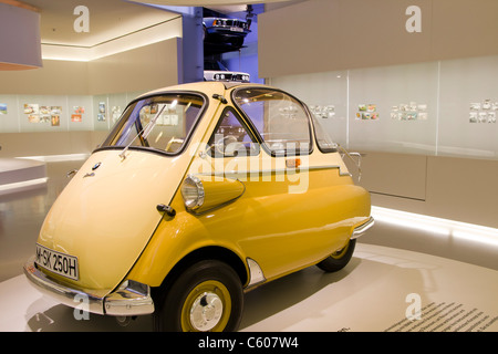 La célèbre BMW Isetta 300 bulle 'voiture' Banque D'Images