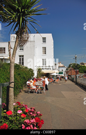 Promenade de la plage, Broadstairs, Île de Thanet, District de Thanet, dans le Kent, Angleterre, Royaume-Uni Banque D'Images