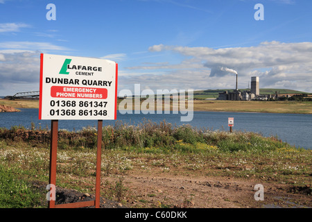 Carrière de Ciment Lafarge UK et travaille près de Dunbar, East Lothian, Scotland Banque D'Images