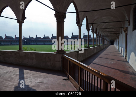 L'Italie, Pavia, le grand cloître avec les cellules de moines de la Certosa Banque D'Images