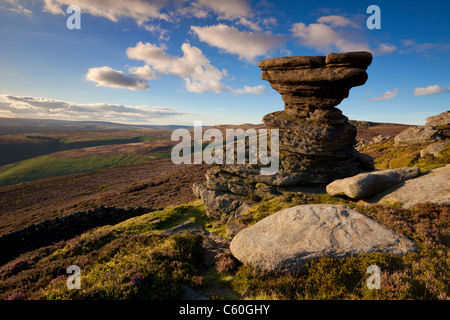 Peak District National Park la formation de roche de Salt Cellar sur Derwent Edge Derbyshire Peak District National Park Derbyshire England UK GB Europe Banque D'Images