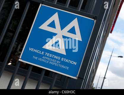 Station d'essais de véhicules (MOT), Londres Banque D'Images