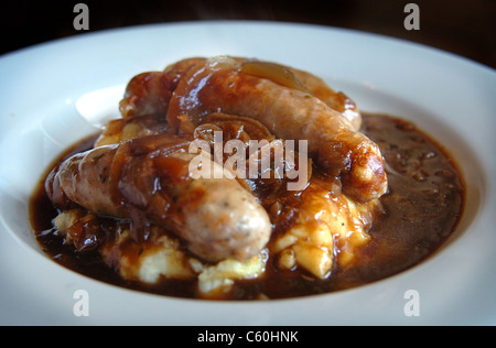 Trois shires saucisse et mash le déjeuner servi au restaurant et pub Dyke Devils Brighton UK Banque D'Images