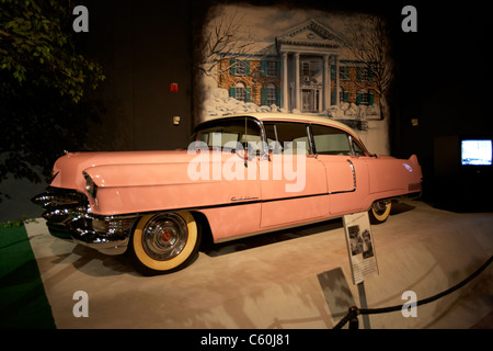 Cadillac rose elvis dans le musée à graceland Memphis Tennessee usa Banque D'Images