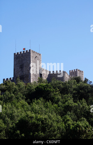 Château de Sesimbra (Castelo de Sesimbra, au Portugal). Banque D'Images