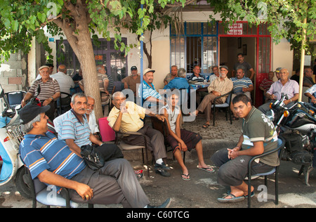 Silifke Turquie du Sud café thé turc house old men man Banque D'Images