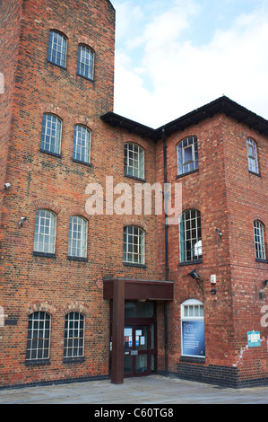 L'ancien moulin à soie connu comme le musée industriel de Derby Derby UK Banque D'Images