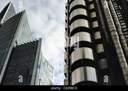 L'imposant bâtiment de la Lloyds et Willis Building dans la ville de Londres Banque D'Images