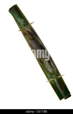 Snack-malais - Fisk gâteau enveloppé dans des feuilles de banane (Otah) Banque D'Images