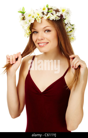 Image femme portant sur la tête une couronne de fleurs Banque D'Images