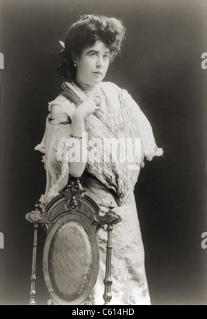 Mme James J. 'Molly' Brown 1867-1932 a acquis sa richesse avec son mari J.J. Brown dans le Colorado de mines. Elle a été dépeinte par Debbie Reynolds dans l'insubmersible MOLLY BROWN 1964 Cloris Leachman dans S.O.S. TITANTIC et Kathy Bates dans TITANTI BSLOC  2010 (18 168) Banque D'Images