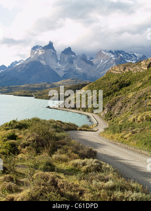 Route vers le lac Pehoe, Parque Nacional Las Torres del Paine, Chili Banque D'Images