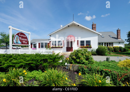 L'extérieur du restaurant Pub Parkers capitaine sur la route 28 dans la région de Yarmouth, Cape Cod, USA bien connue pour la chaudrée Banque D'Images