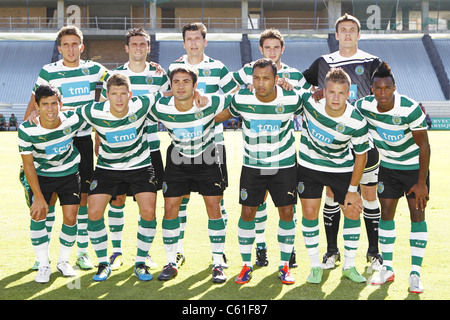 Groupe de l'équipe de Lisbonne sport line-up avant la pré saison match amical entre l'Udinese et le Sporting Lisbonne. Banque D'Images