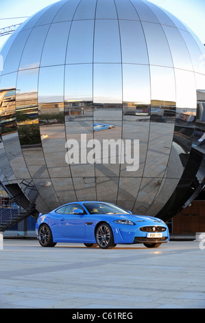 2011 Nouvelle Jaguar XKRS en bleu Banque D'Images