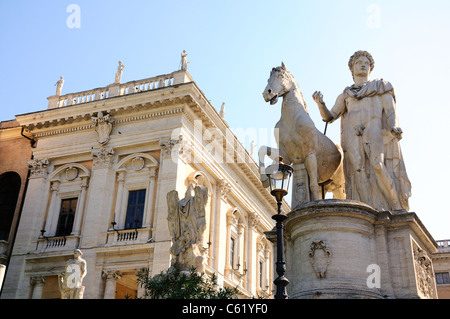 Statue de castor sur la cordonata menant à la Piazza del Compidoglio à Rome. Banque D'Images