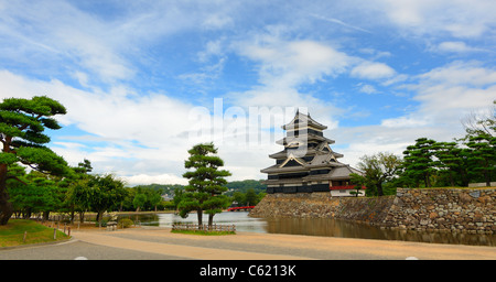 Le Château de Matsumoto historique datant du 15ème siècle à Matsumoto, au Japon. Banque D'Images