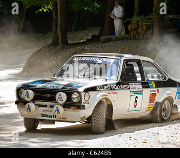 Bjorn Waldegard 1975 ex du RAC rally gagner Ford Escort MK2 RS1800 avec chauffeur David Watkins. 2011 Goodwood Festival of Speed. Banque D'Images