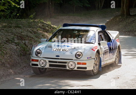 1986 Ford RS200 avec chauffeur Terry Maynard au Goodwood Festival of Speed 2011, Sussex, England, UK. Banque D'Images