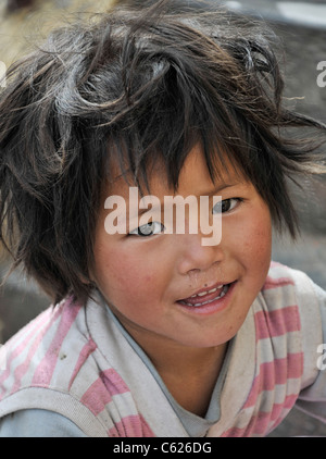 Portrait d'un enfant pris à Katmandou, Népal Banque D'Images