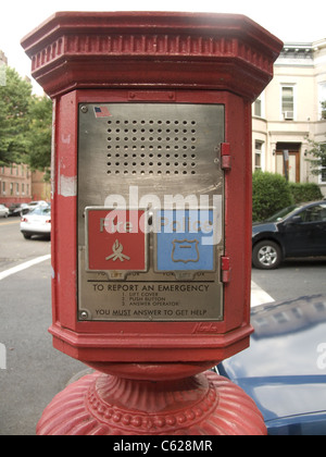 Appel d'urgence de la police et des pompiers. Quartier de Kensington, Brooklyn, New York. Banque D'Images