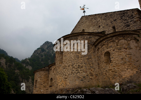 St Martin du Canigou, un monastère dans les Pyrénées, France, géré par la Communauté des Béatitudes Banque D'Images