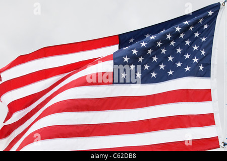 Les Stars and Stripes of American flag flying Banque D'Images