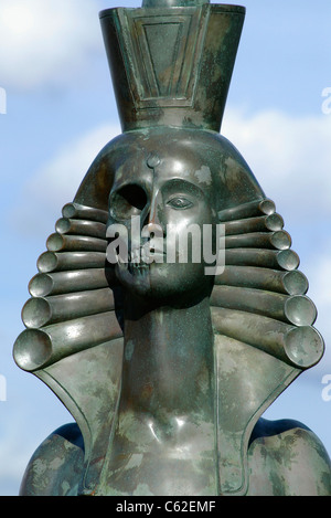 La Russie. Saint-pétersbourg. Sphinx sur le remblai de Robespierre. Sculpteur Mikhail Shemyakin. Banque D'Images