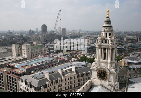 Vue sur Londres à partir du haut de la Cathédrale St Paul Banque D'Images