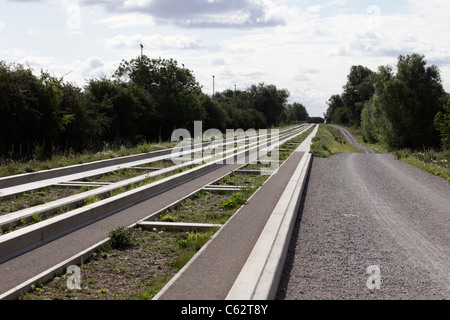 Les voies de Cambridge Busway guidé à St Ives Banque D'Images