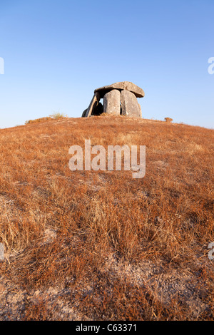 Tapadão dolmen à Crato, la deuxième plus grande au Portugal. Situé dans la région de Aldeia da Mata, Crato, district de Portalegre. Banque D'Images