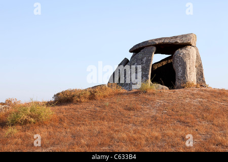 Tapadão dolmen à Crato, la deuxième plus grande au Portugal. Situé dans la région de Aldeia da Mata, Crato, district de Portalegre. Banque D'Images