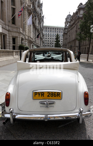 De rares Rolls Royce Phantom V1 Voiture de mariage Landaulette, vu ici à Whitehall Court à Londres. Banque D'Images