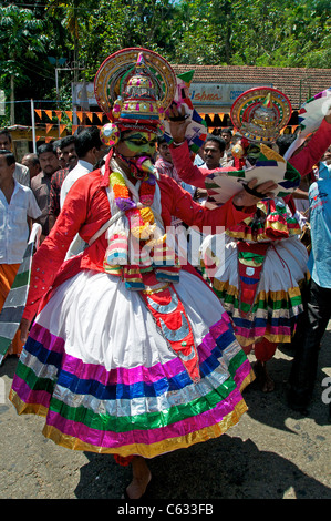 Danseuse de Kathakali fête hindoue Kanjirapally Kerala Inde du Sud Banque D'Images
