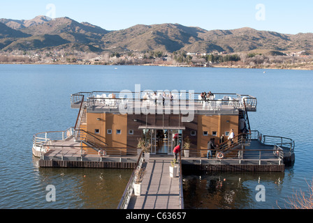 Bar flottant en Potrero de los Funes, province de San Luis, Argentine Banque D'Images