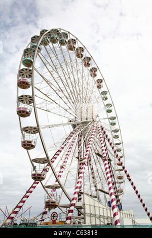 La grande roue sur la plage de Bray Banque D'Images