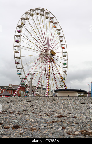 La grande roue sur la plage de Bray Banque D'Images