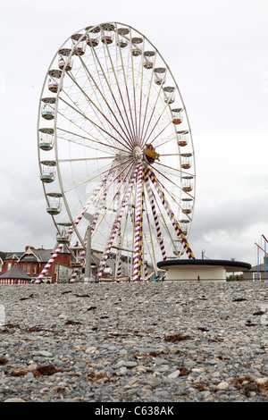 La grande roue sur la plage de Bray Banque D'Images