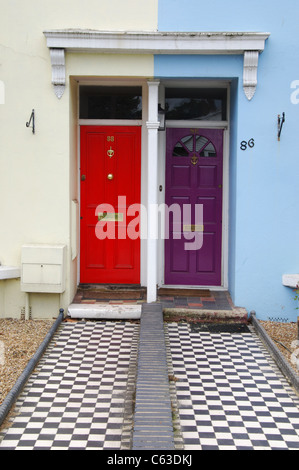 Portes avant avec chemin damier Horsham Sussex Royaume Uni Banque D'Images