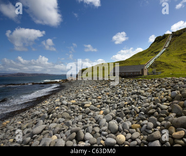 Scottish Hydro-électrique à Bearreraig Bay, île de Skye, Écosse, Royaume-Uni Banque D'Images