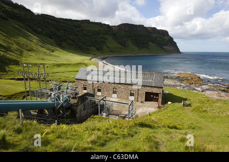 Scottish Hydro-électrique à Bearreraig Bay, île de Skye, Écosse, Royaume-Uni Banque D'Images