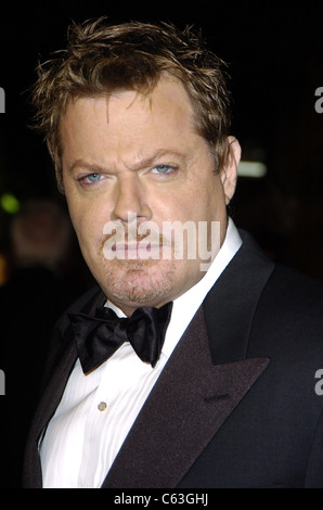 Eddie Izzard à la première d'OCEAN'S 12 à Los Angeles, 8 décembre 2004. (Photo : Michael Germana/Everett Collection) Banque D'Images