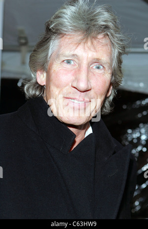 Roger Waters, des Pink Floyd à la première de l'aviateur au Ziegfeld Theatre, NEW YORK, 14 décembre 2004. (Photo : gbinuya/Everett Collection) Banque D'Images